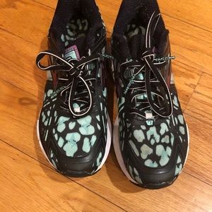 Worn twice Women’s Brooks running sneakers size 7